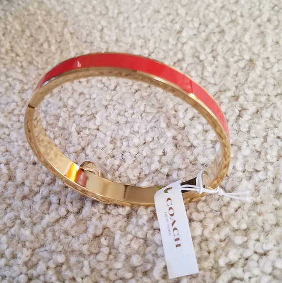 Coach Bangle Bracelet Signature C Carmine Enamel Gold Plated Hinged Oval NWT - Picture 10 of 12
